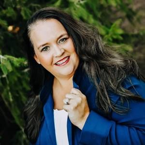 Meet your Posher, Whitney